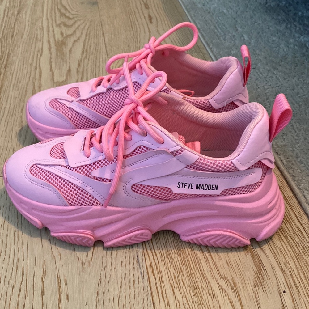 Steve Madden Possession Sneaker